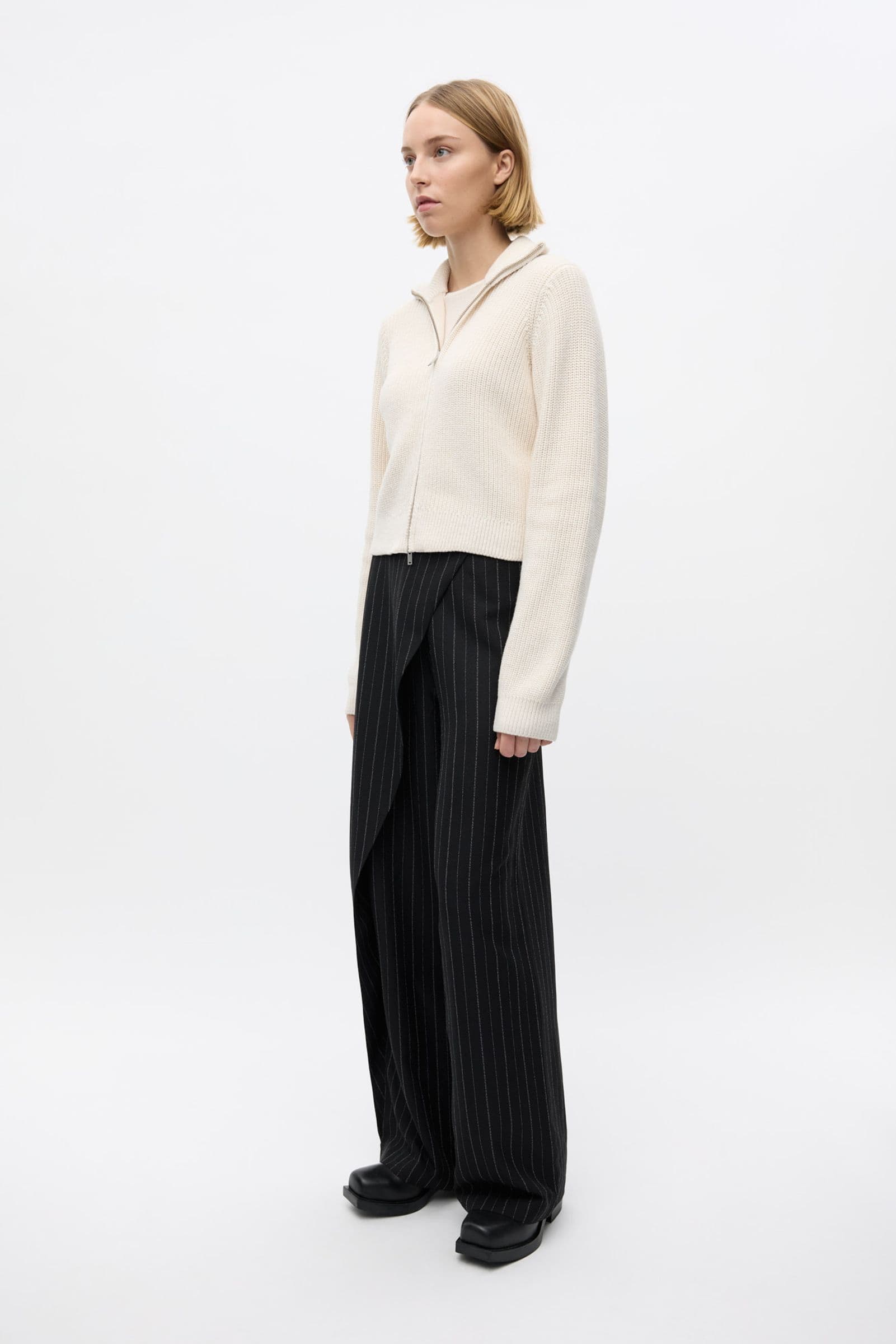 ENTAM PANTS 7238 Black Pinstripe