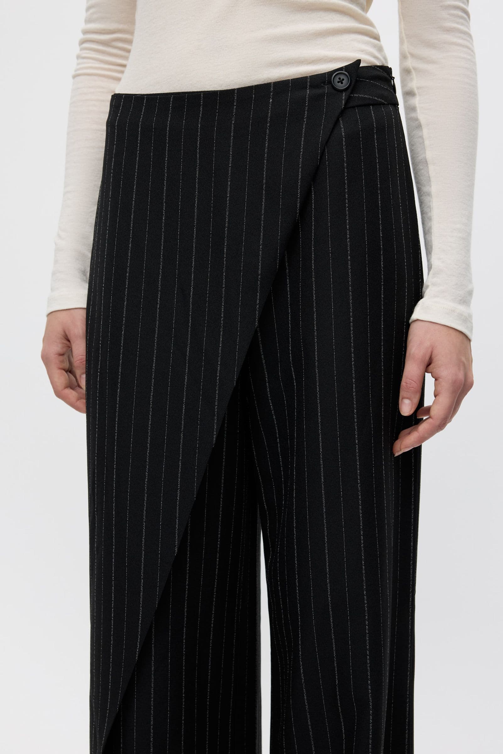 ENTAM PANTS 7238 Black Pinstripe